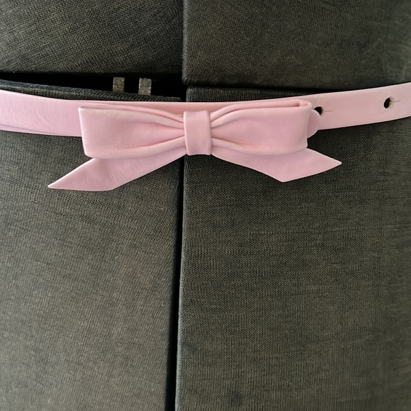 LOUIS VUITTON BLUSH PINK NAPPA SLIM BOW BELT MADE IN SPAIN - Picture 2 of 7